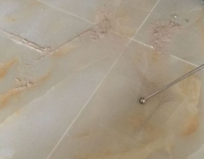济源瓷砖空鼓维修公司分享粘合剂选择不当在瓷砖铺贴过程中可能导致以下问题