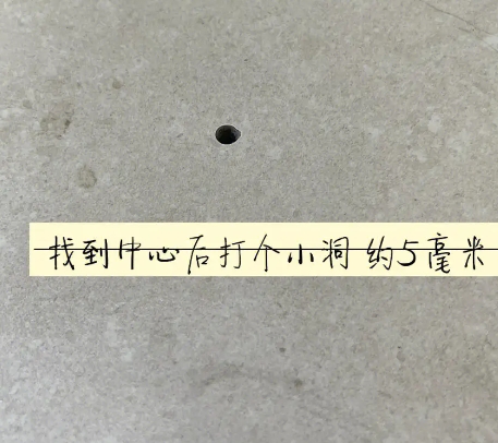 济源瓷砖空鼓维修公司专业解答在瓷砖铺贴过程中，如果砂料搅拌不均匀，将会带来以下问题