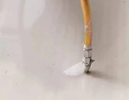 济源瓷砖空鼓维修公司专业解答在瓷砖铺贴过程中，如果使用的砂料过粗（如全部使用了粗砂），可能会导致以下问题